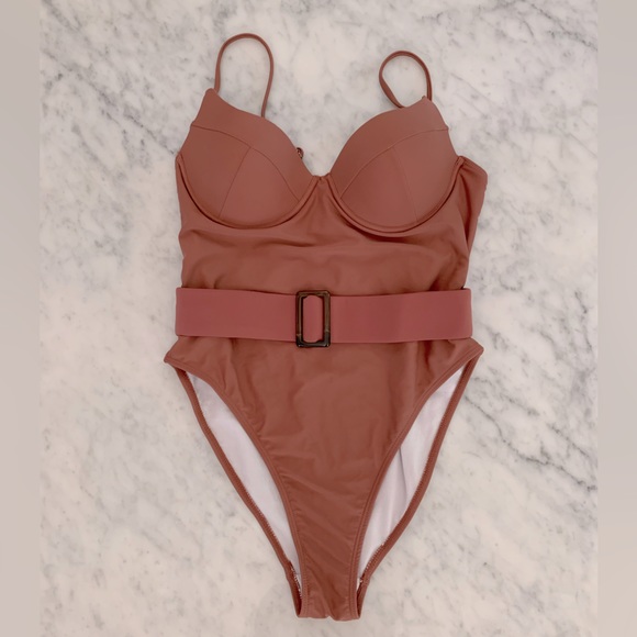 NWT Misguided one piece with tortoise belt in a mocha size 8 - Picture 10 of 10